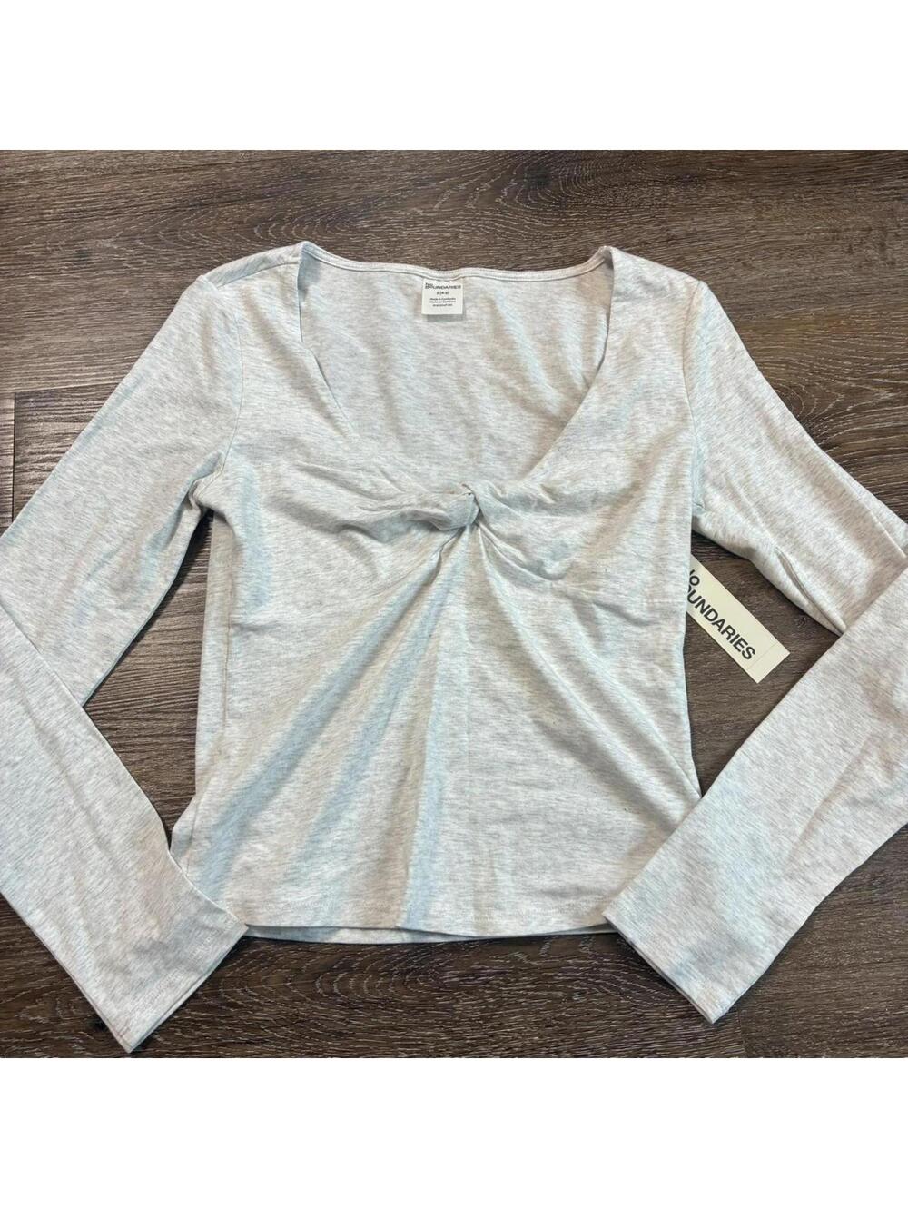 No Boundaries light grey long sleeve babydoll top with twist middle size small